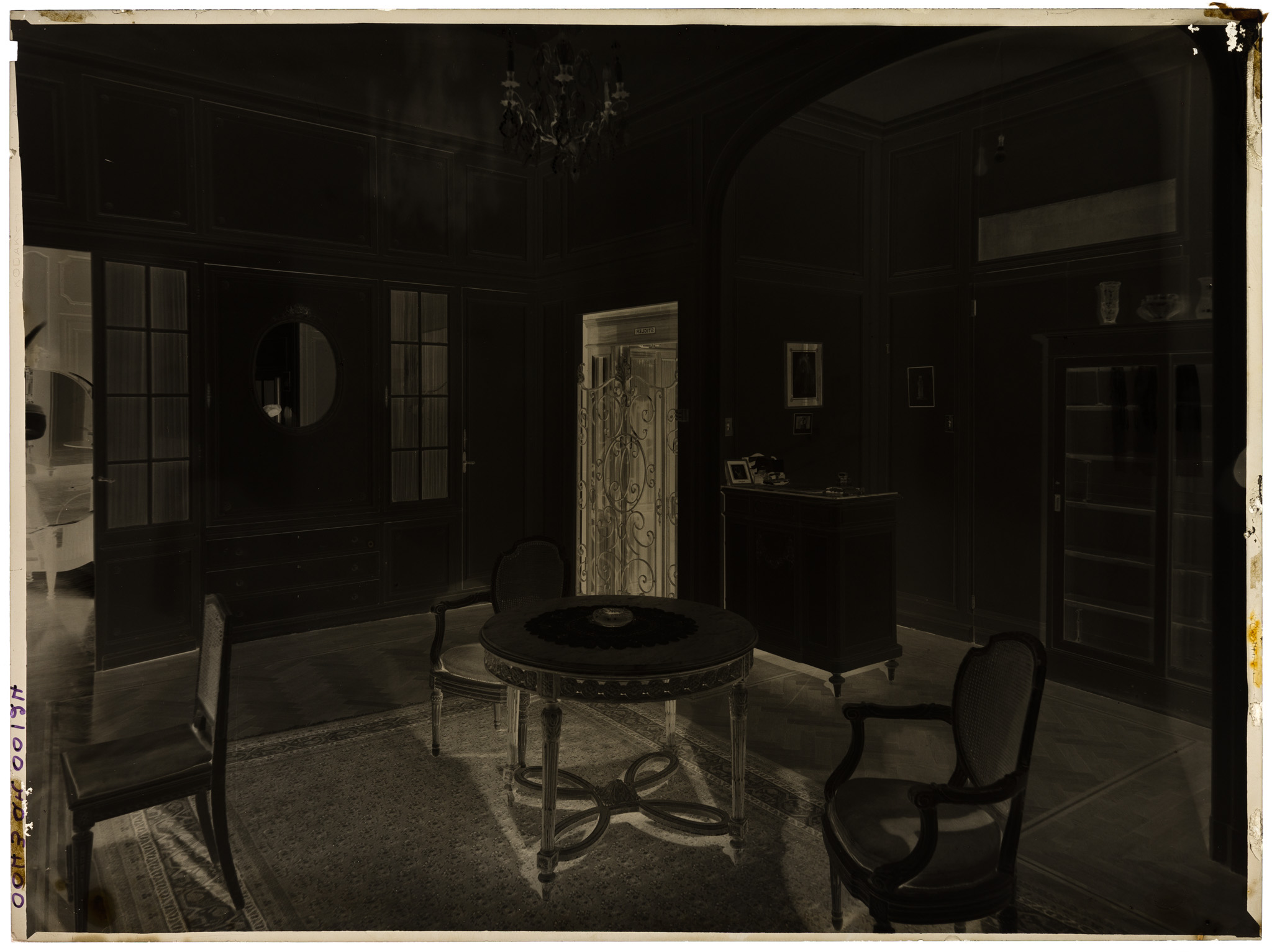 0043ar00124